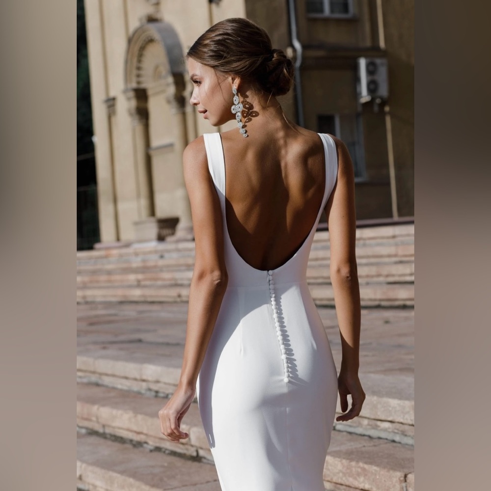 Low Back, concealed button, Mermaid Wedding Gown